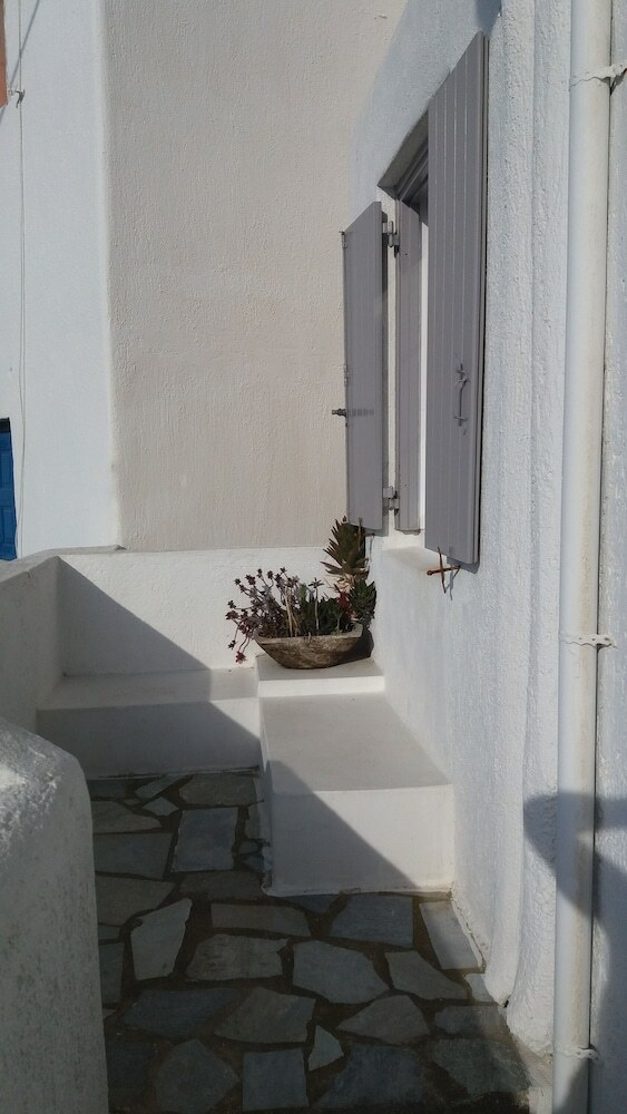 Hotel Manos Rooms