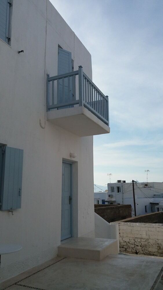 Hotel Manos Rooms