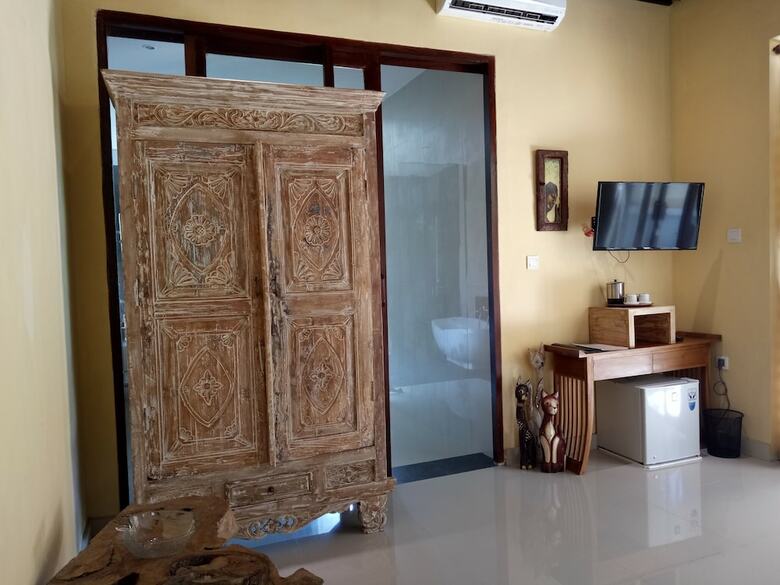 Hotel Oyo 2667 Aron Guest House