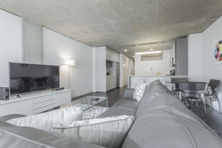 Domicile Suites At Cove