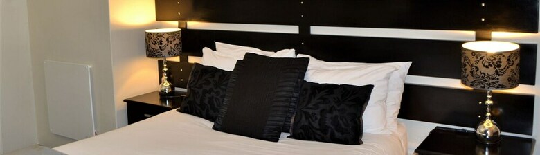 Hotel At The Villa