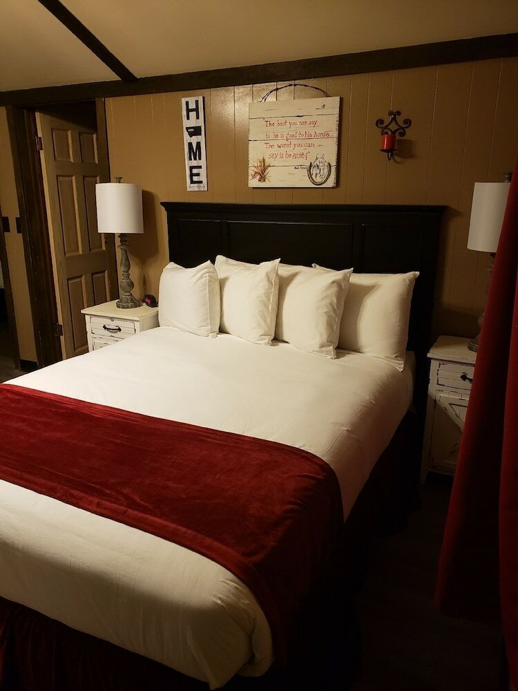 Motel Lamplighter Cabins & Suites