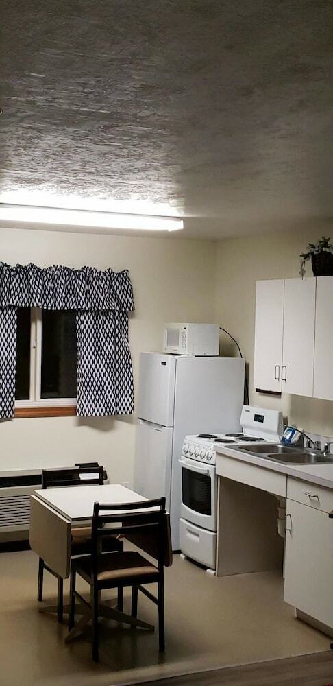 Motel Lamplighter Cabins & Suites