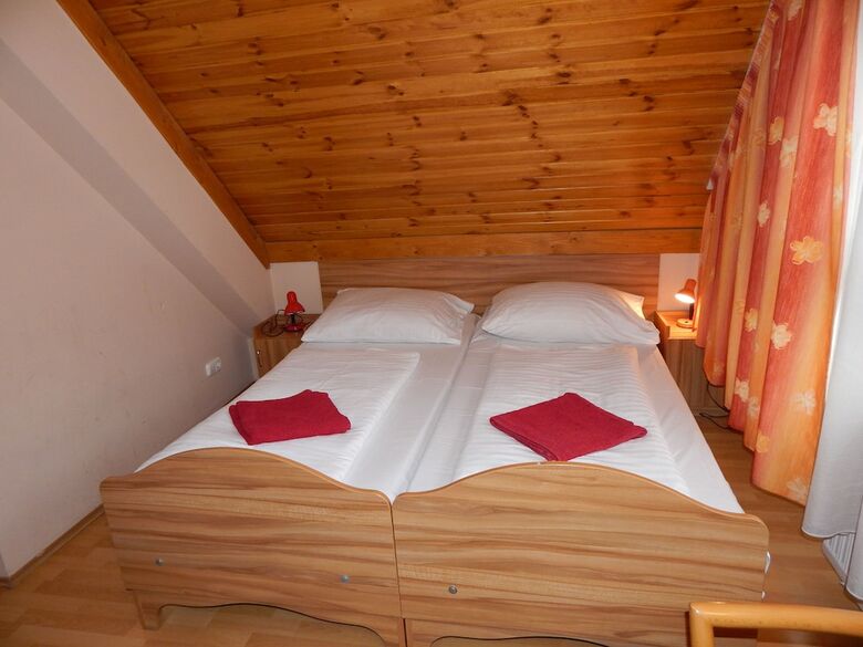 Apartamentos Kalvin Vendegszobak