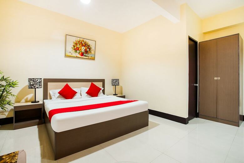Hotel Oyo 244 Driggs Suites