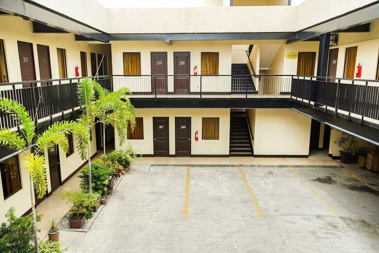 Hotel Oyo 244 Driggs Suites