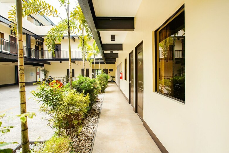 Hotel Oyo 244 Driggs Suites