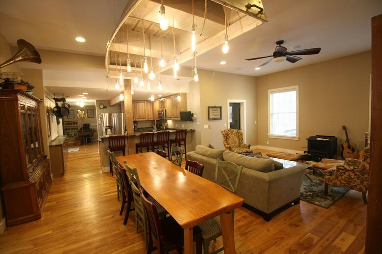 Goldberry Woods Bed & Breakfast-microfarm-cottages