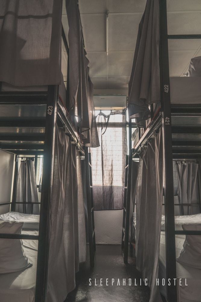 Hostal Sleepaholic Hostel
