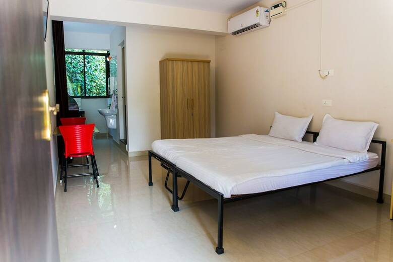 Hotel Lazy Frog Goa