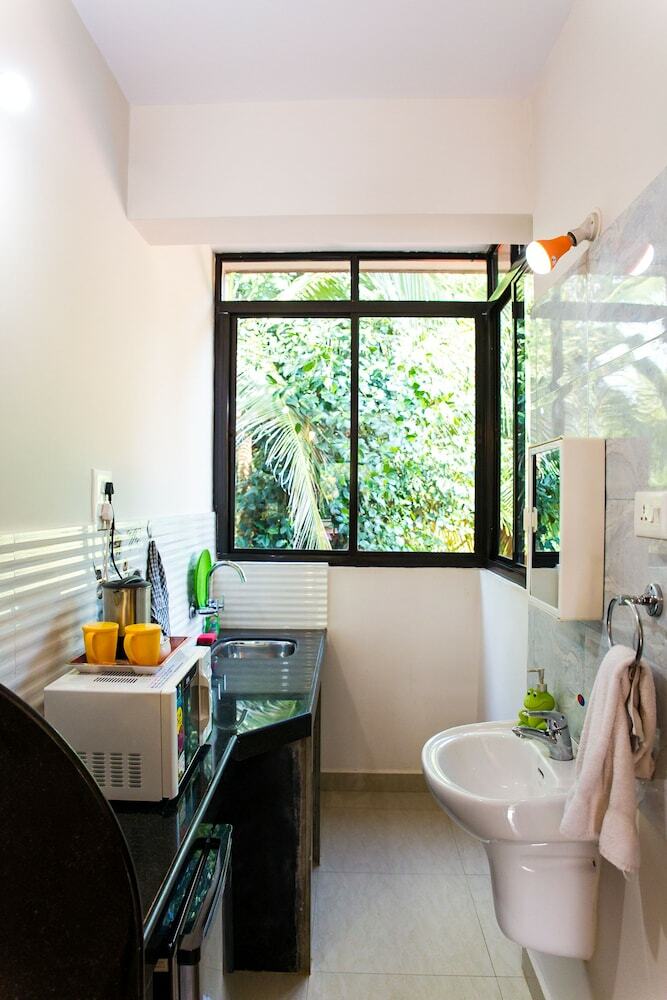 Hotel Lazy Frog Goa
