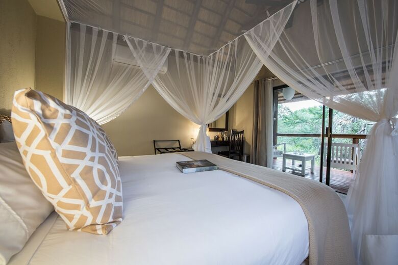 Bed & Breakfast Bushbaby River Lodge