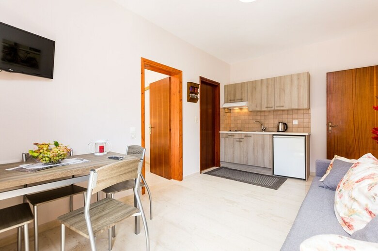 Monopati Apartments