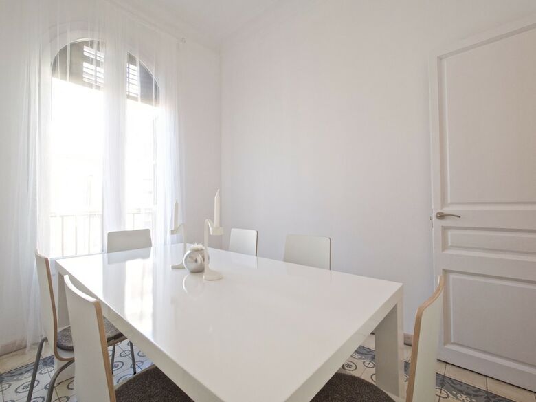 Gaudi Eixample Apartment