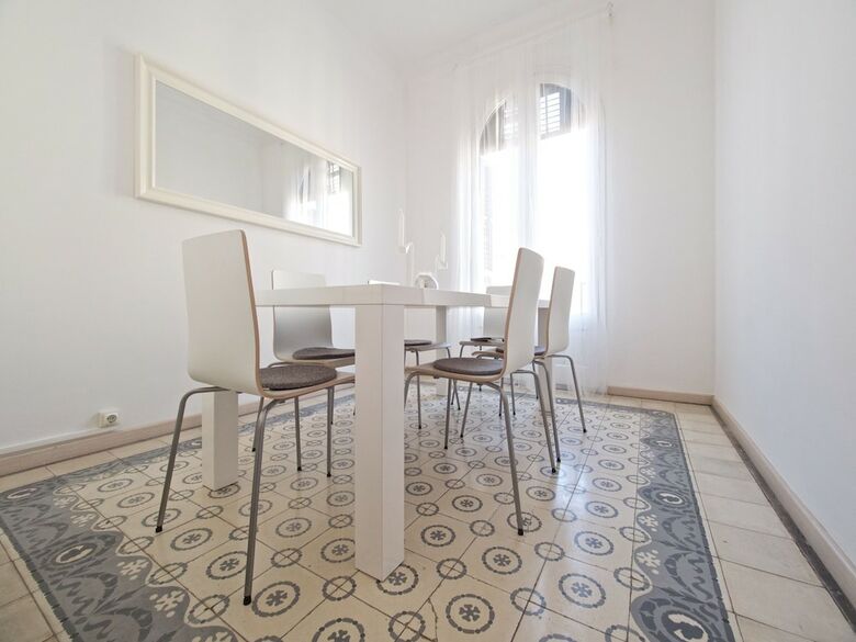 Gaudi Eixample Apartment