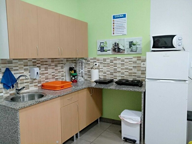 Hostal Albergue Barullo
