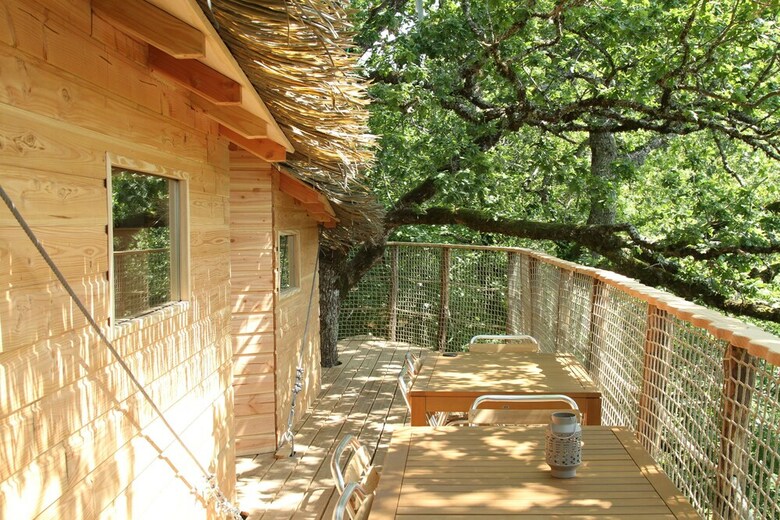 Cabane Dans Les Arbres Caluche Cantal