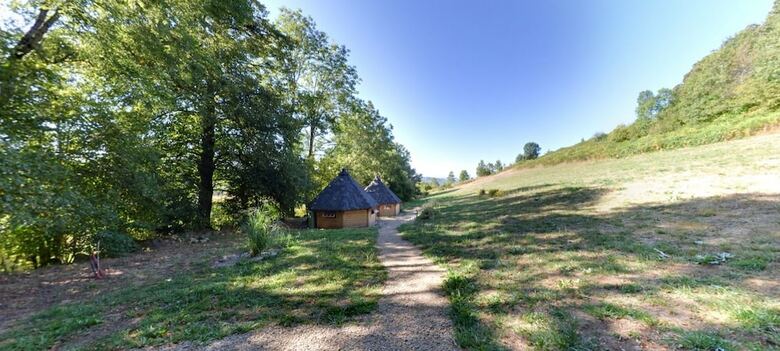 Cabane Dans Les Arbres Caluche Cantal