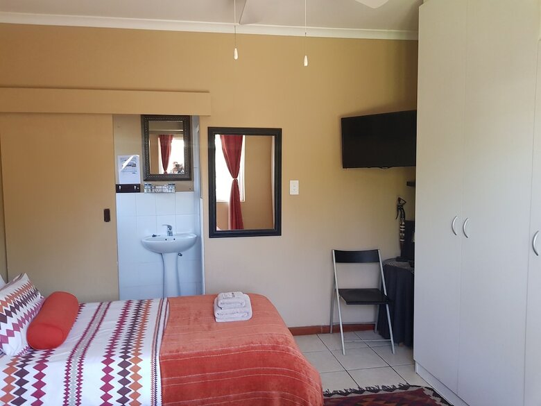 Hotel Lotz Of Joy Guest House
