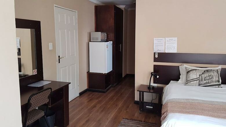 Hotel Tsessebe Guesthouse
