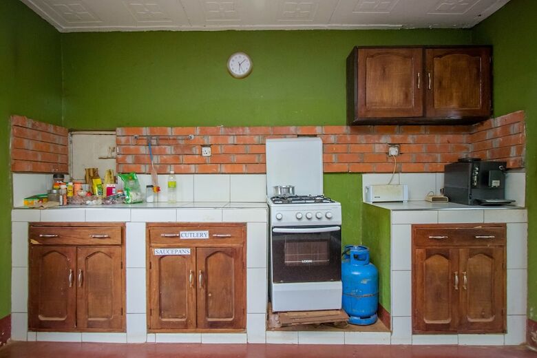 Hostal Ewaka Guesthouse And Backpackers - Hostel
