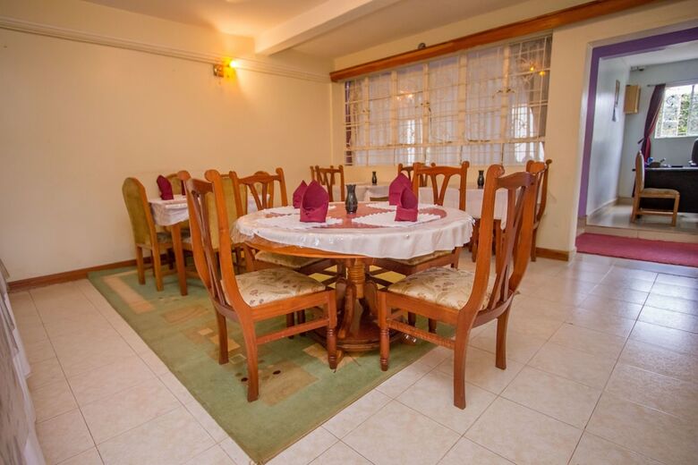 Hotel Ivys Inn Guest House