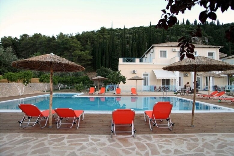 Hotel Apartments Avra