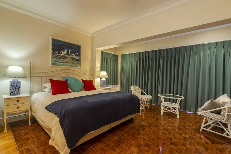 Hotel Sunny Cove Manor