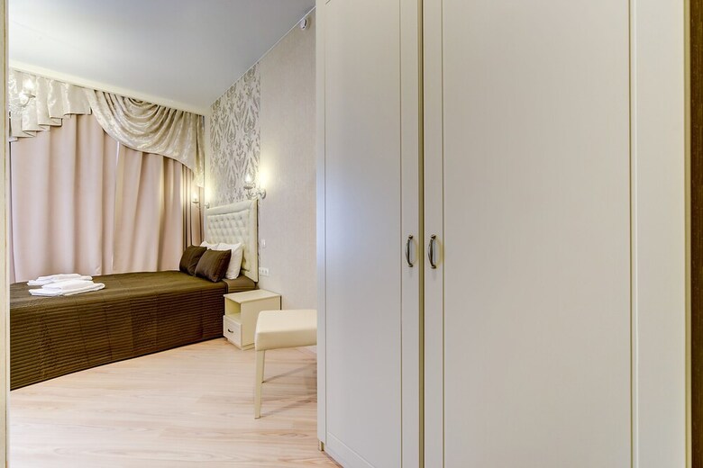 Hotel Guest Rooms At Marata 10