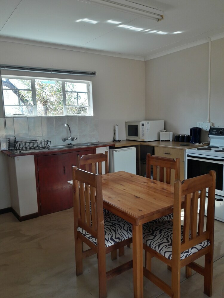 Hostal Antares Field Guide Training Centre - Hostel/backpacker