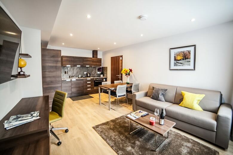 Hampton Suites Apartments