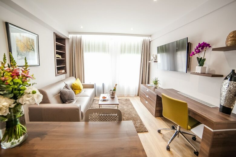 Hampton Suites Apartments