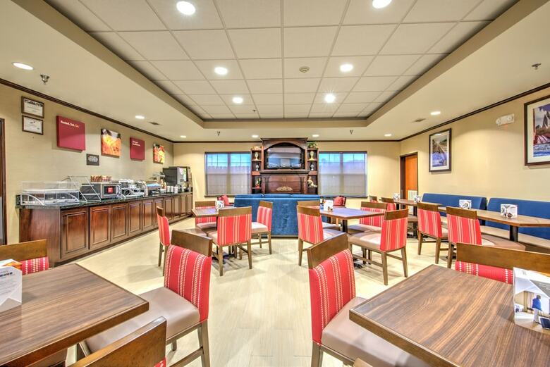 Hotel Comfort Suites