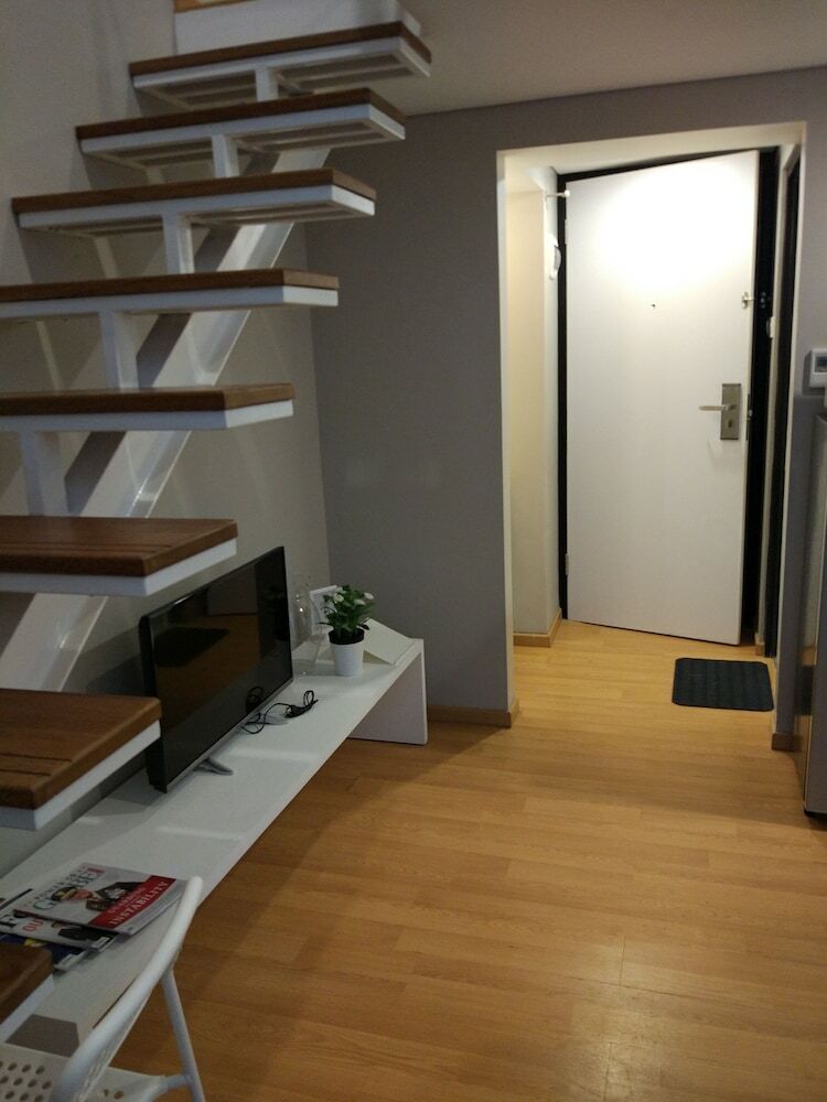 Hotel White Tree Residence
