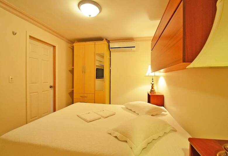 Mz Apartments Ronald