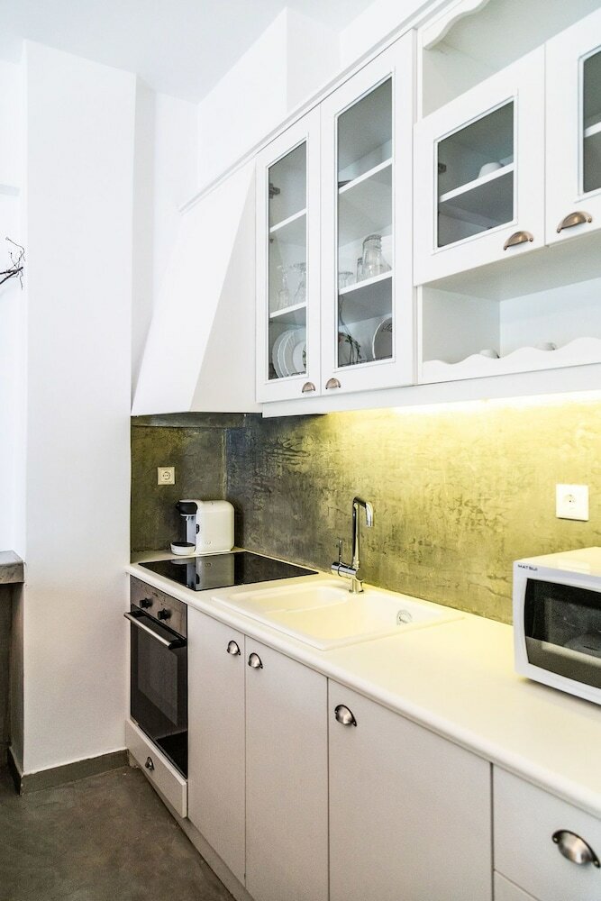 Anna's And Argy's Apartments