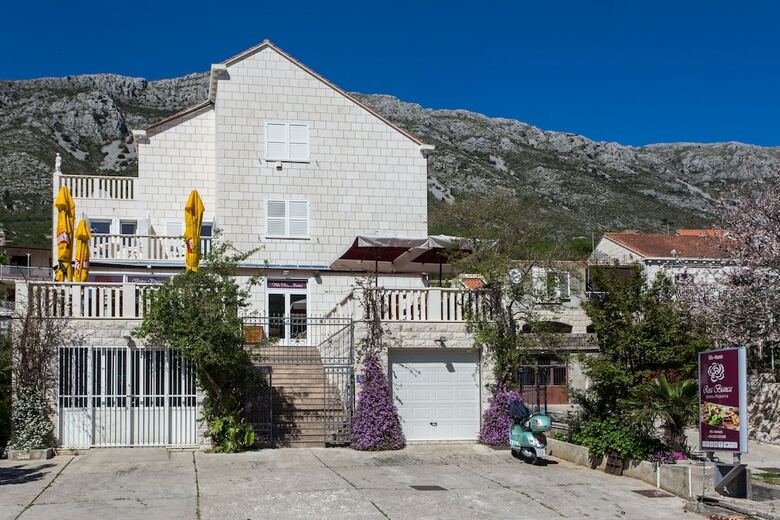 Hotel Guest House Rosa Bianca