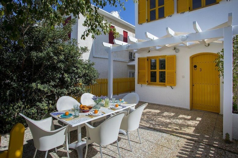 Protaras Dandelion Cottage
