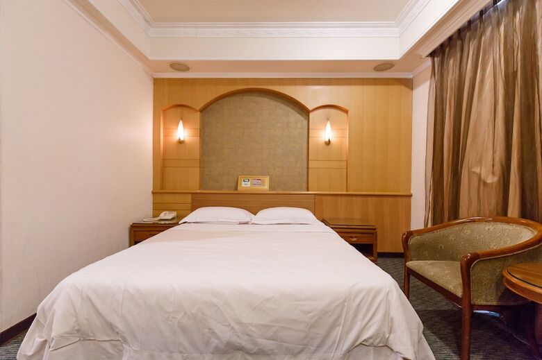 Champion Hotel