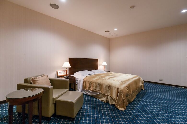 Champion Hotel