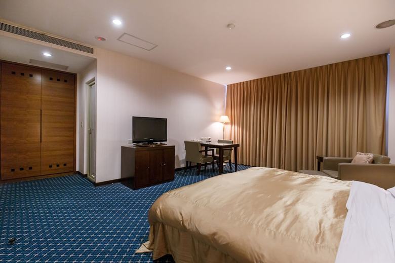 Champion Hotel
