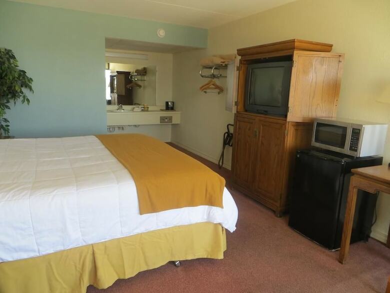 Hotel Lake Norfork Inn