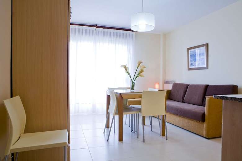 Aparthotel Apartamentos Los Arces