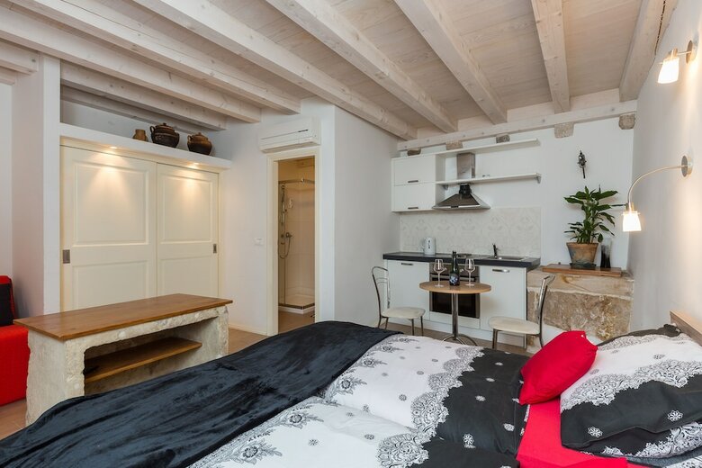 Hotel Apartments & Rooms Kerigma