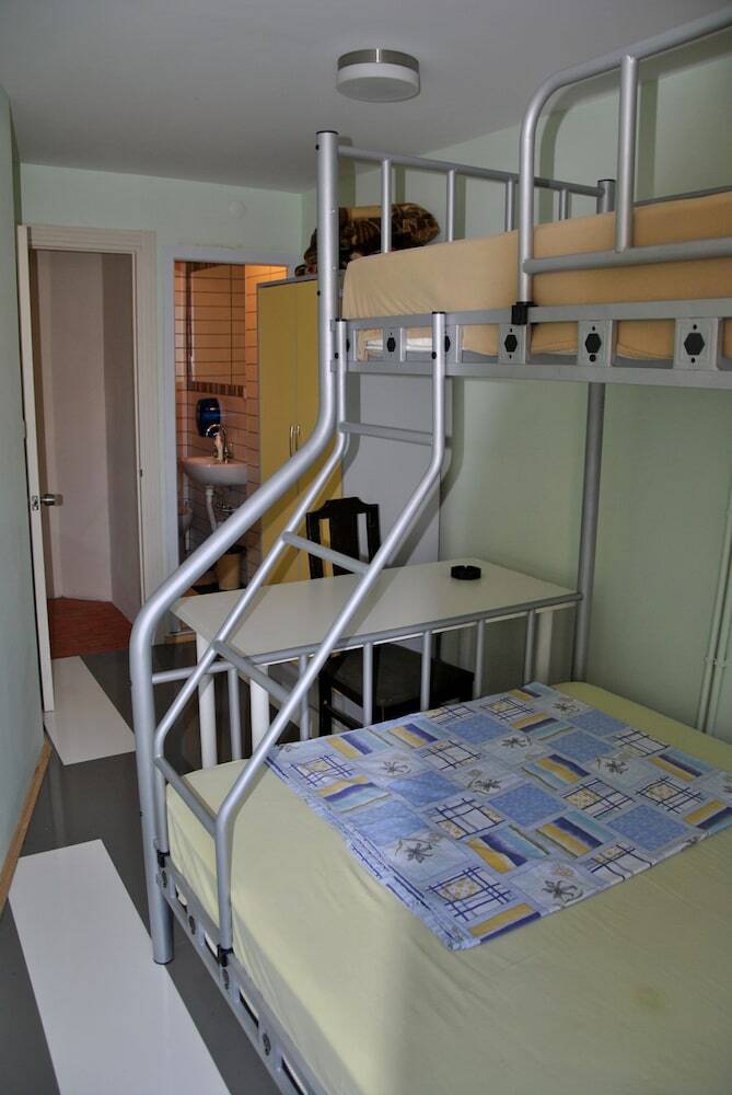 Hostal Chilloutlya Hostel&bar