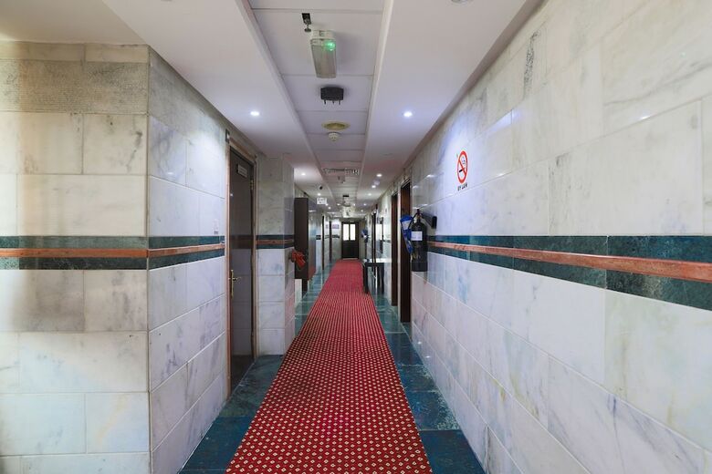 Oyo 332 Syaj Hotel