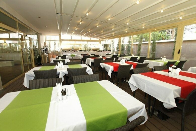 Dreamlife Hotel