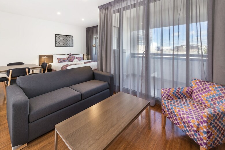 Aparthotel City Edge Dandenong Apartment Hotel