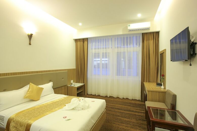Red Palace Hotel