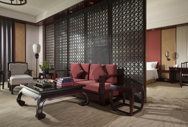 Ovation Seven-cultivation Hotel